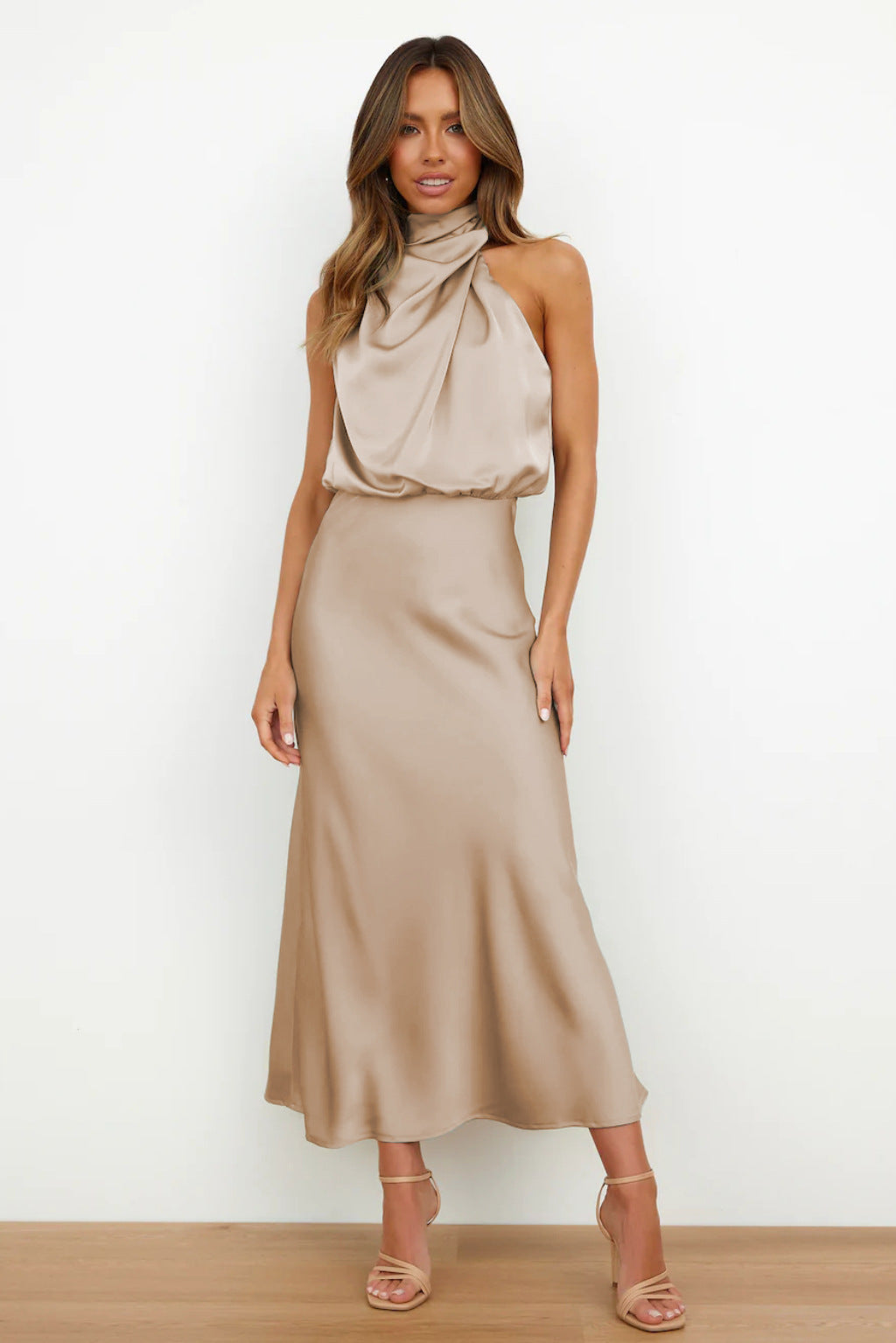 Lydia™ | Long Dress With Halter Neck